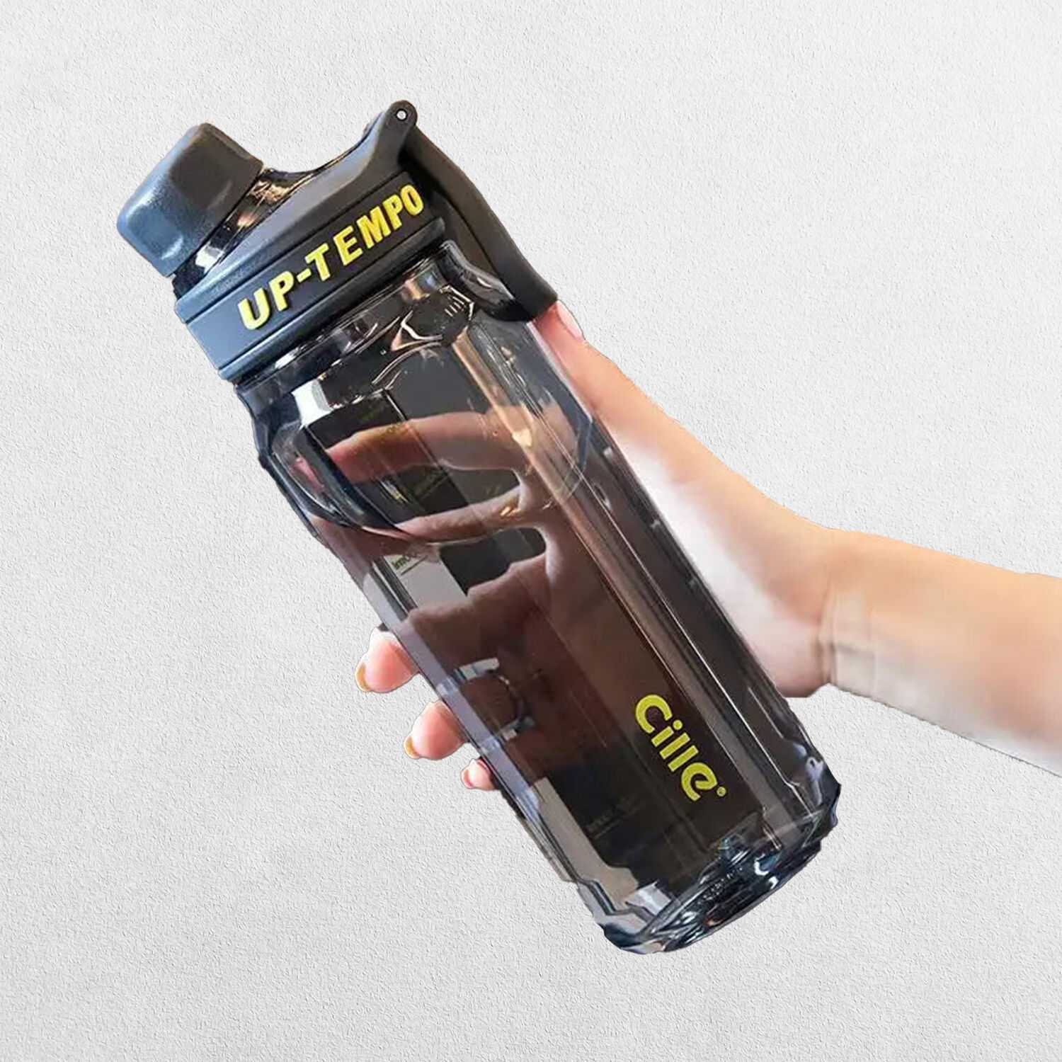 Person Holding in handing BPA-free Tritan material with durable, lightweight design
