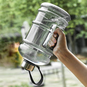 GPW 2L Transparent water bottle Emphasize the ergonomic handle, perfect for a secure grip during use.